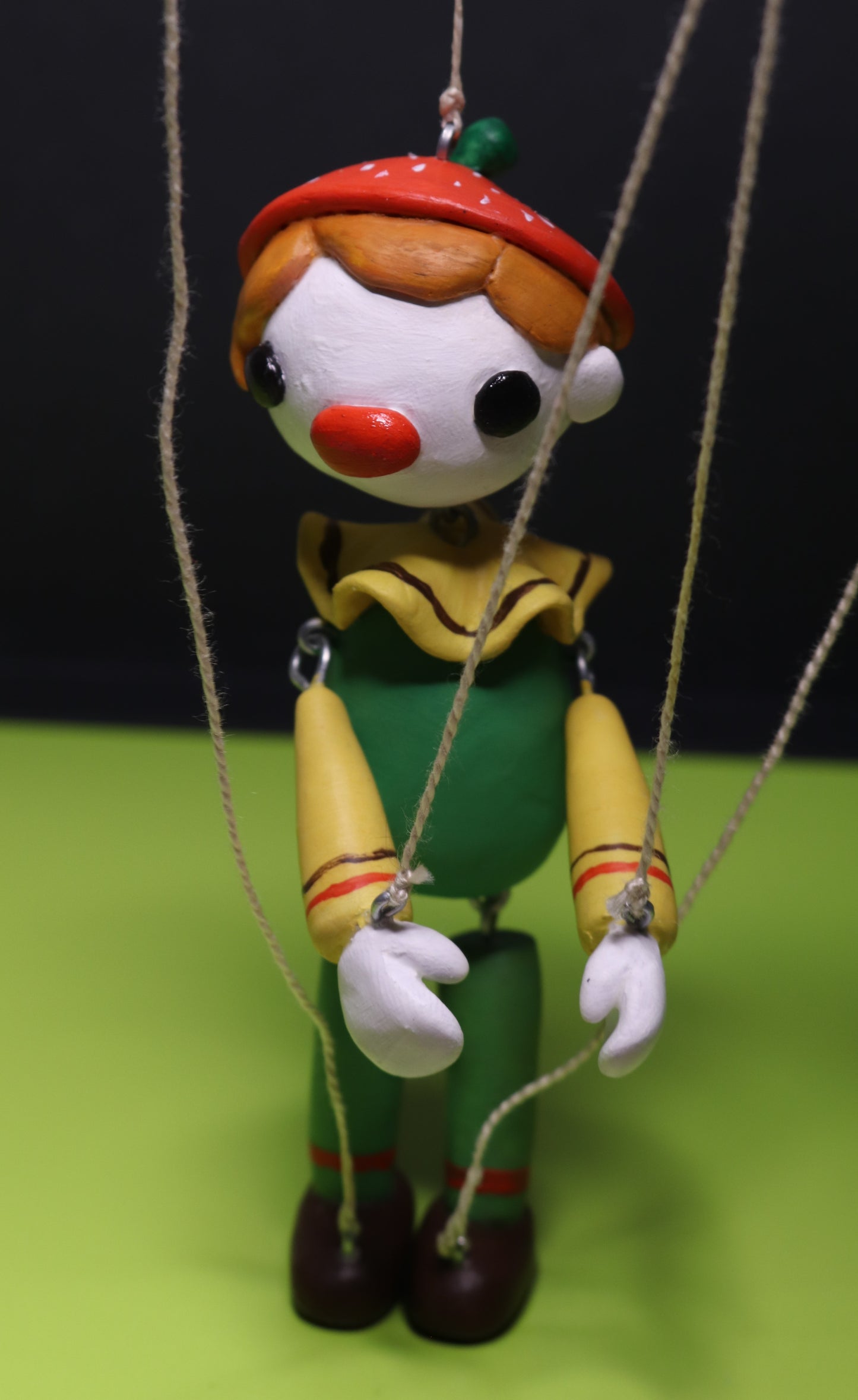 Marionette Strawberry Clown